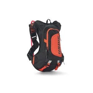 Promocja USWE CAMEL BAG RAW 8 KOLOR CZARNY/POMARAŃCZOWY MOTO/ROWER POJEMNOŚĆ 3 LITRY PŁYN (8L PLECAK + 3L PŁYN) - ZASTĄPIONY