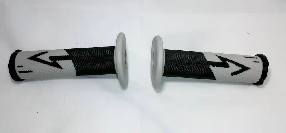 Autentyczny MANETKI GUMOWE ATV CZARNO SZARE SOFT